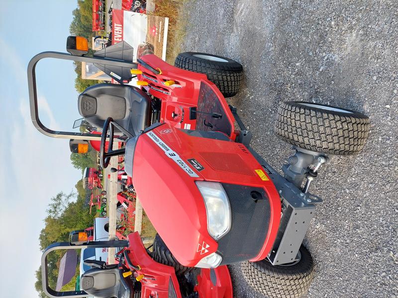 Tractors  Massey Ferguson GC1723E Sub-compact Tractor Photo